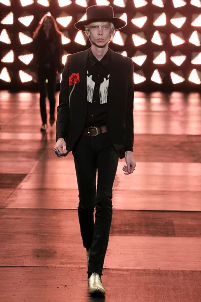 Look 12